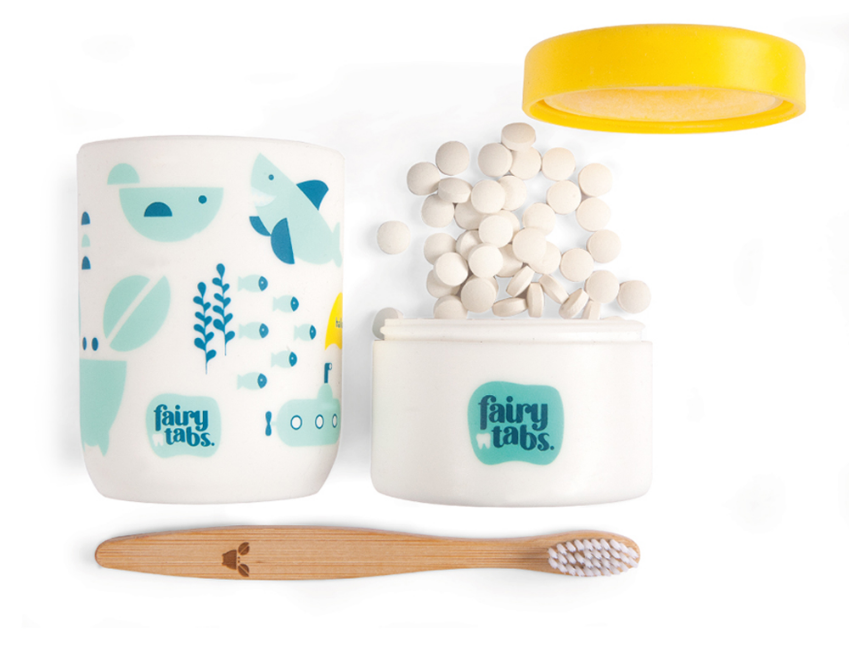Deze speciale starterkit van Fairytabs bevat alles voor een feestje in de badkamer. Maak tandenpoetsen weer leuk met onze tandpastatabletten!